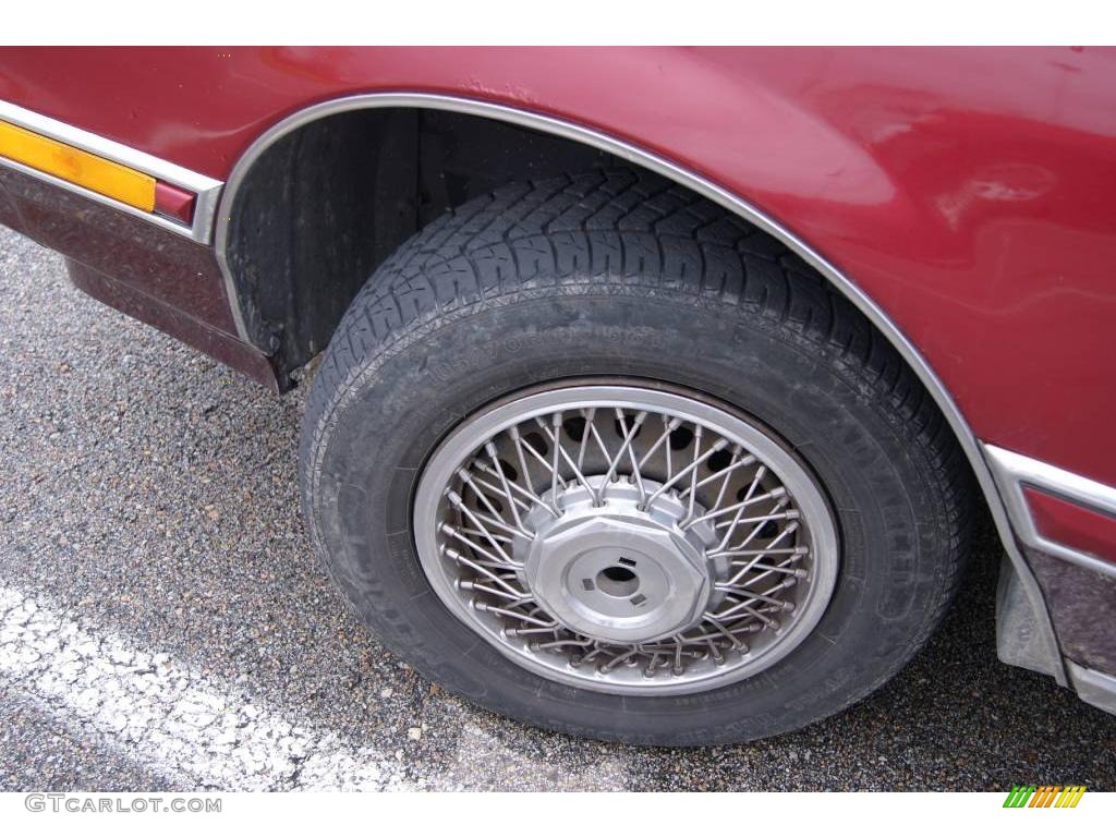 1989 Skylark Limited Sedan - Medium Garnet Red Metallic / Red photo #12