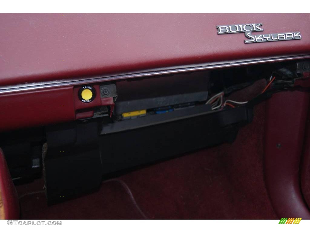 1989 Skylark Limited Sedan - Medium Garnet Red Metallic / Red photo #26