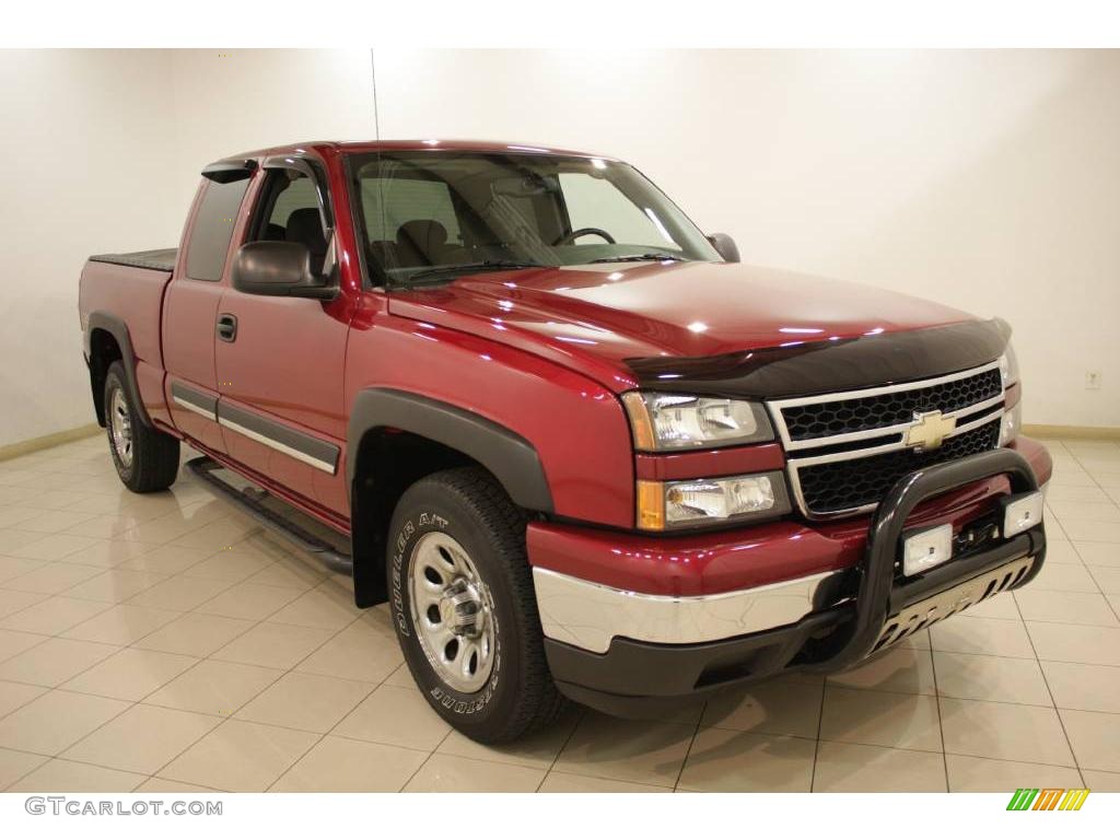 2006 Silverado 1500 LS Extended Cab 4x4 - Sport Red Metallic / Dark Charcoal photo #1