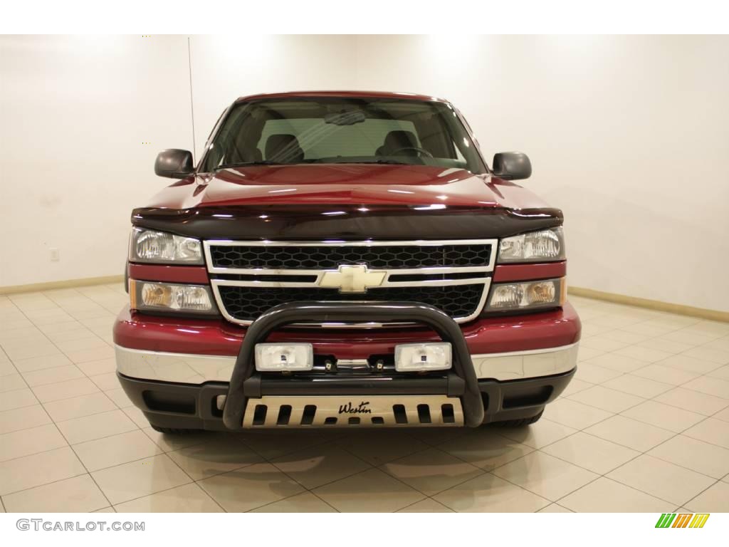 2006 Silverado 1500 LS Extended Cab 4x4 - Sport Red Metallic / Dark Charcoal photo #2