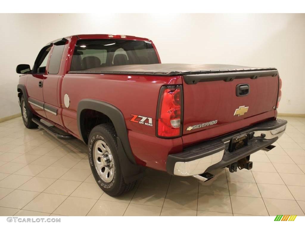 2006 Silverado 1500 LS Extended Cab 4x4 - Sport Red Metallic / Dark Charcoal photo #5