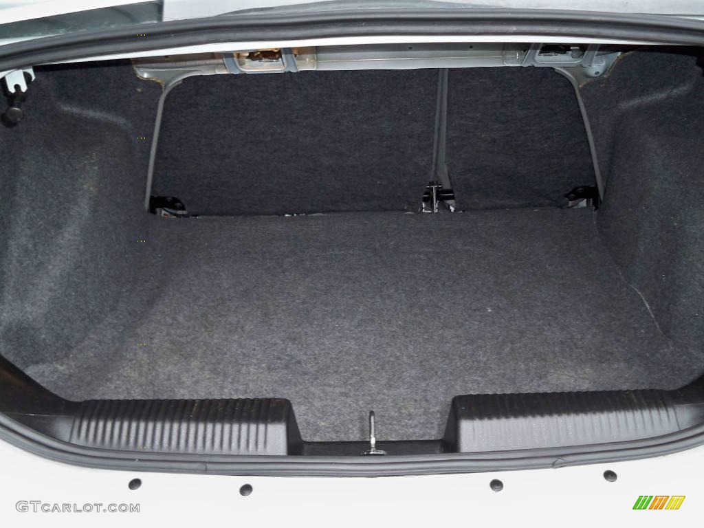 2007 Focus ZX4 SE Sedan - Cloud 9 White / Charcoal/Light Flint photo #6