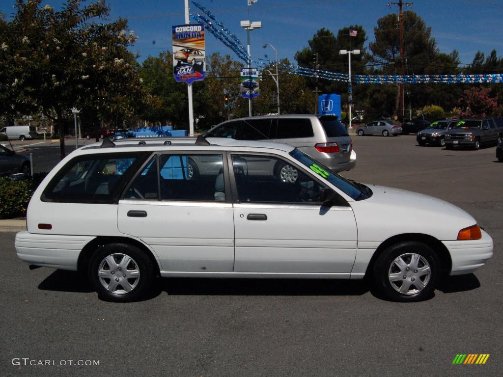 1993 Escort LX Wagon - Oxford White / Grey photo #2