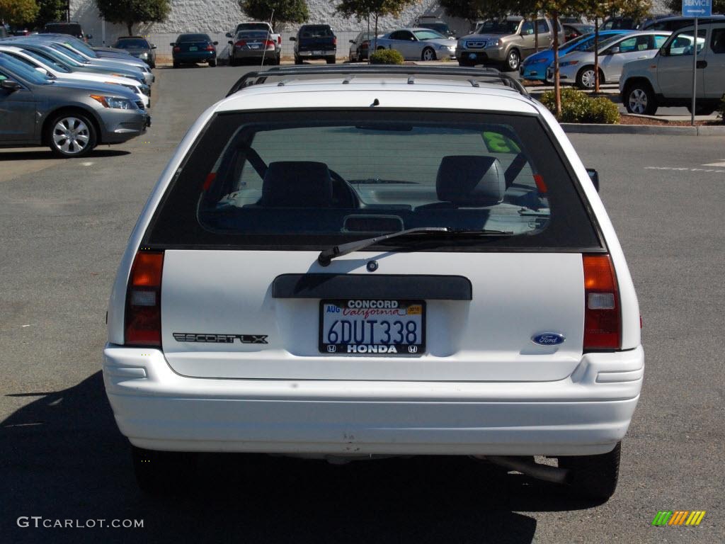 1993 Escort LX Wagon - Oxford White / Grey photo #6