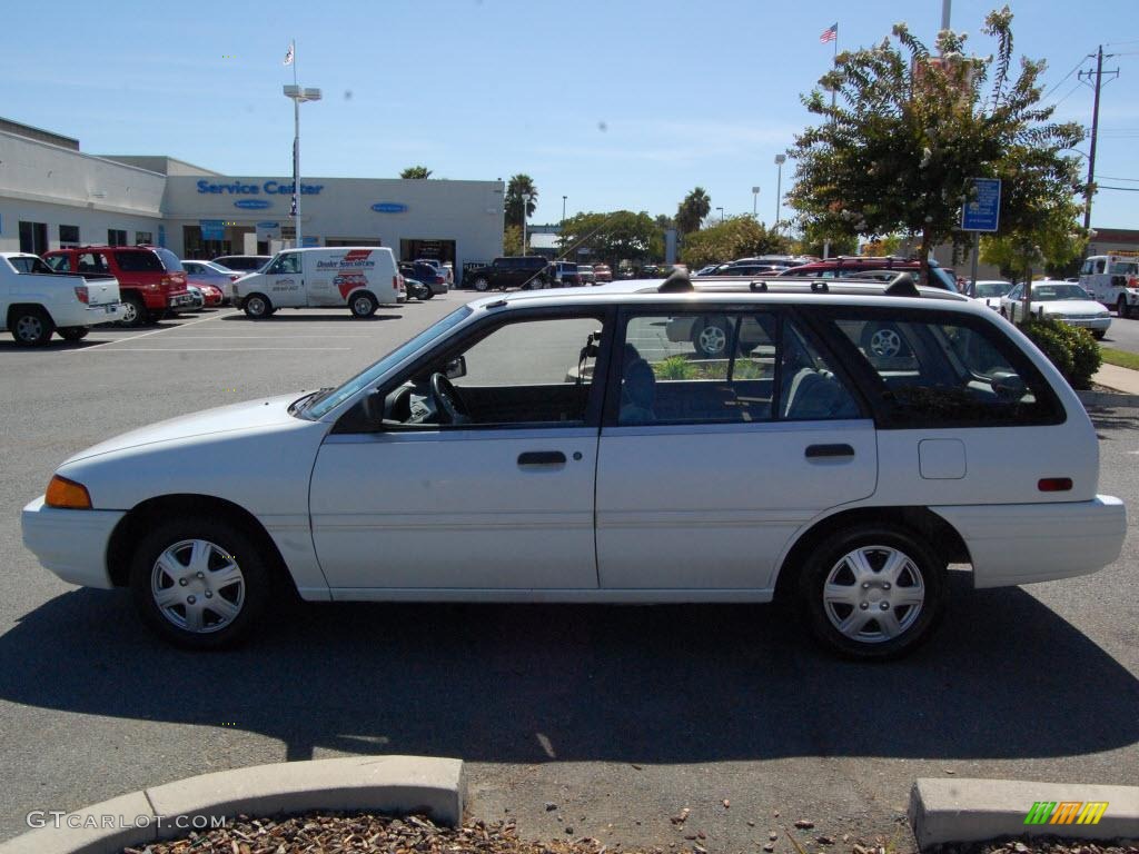 1993 Escort LX Wagon - Oxford White / Grey photo #9