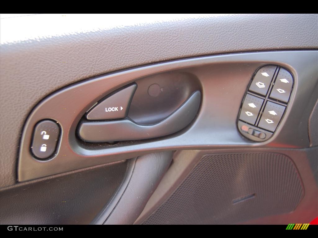 2006 Focus ZX5 SES Hatchback - Infra-Red / Charcoal/Charcoal photo #13