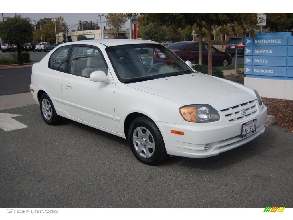 2004 Accent Coupe - Noble White / Gray photo #1