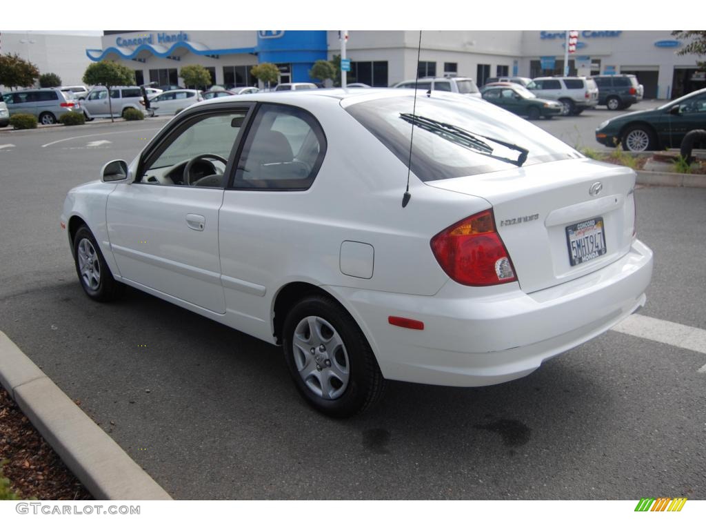 2004 Accent Coupe - Noble White / Gray photo #5