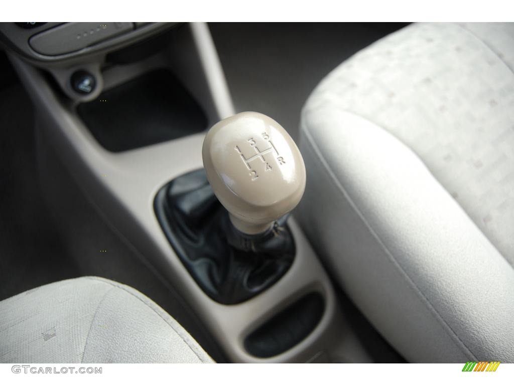 2004 Accent Coupe - Noble White / Gray photo #20