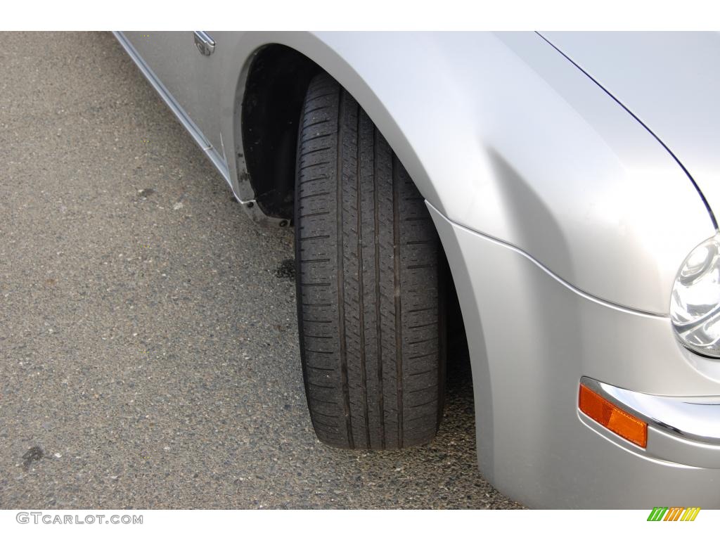 2005 300 C HEMI - Bright Silver Metallic / Dark Slate Gray/Light Graystone photo #24