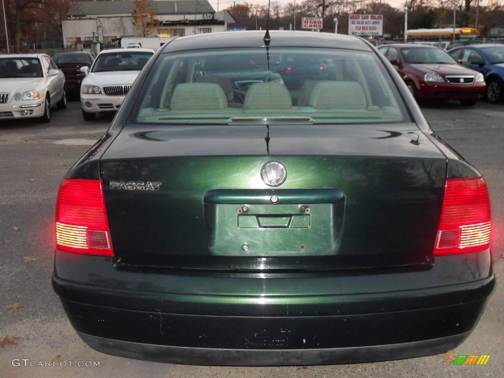 1999 Passat GLS V6 Sedan - Royal Green Pearl / Beige photo #7