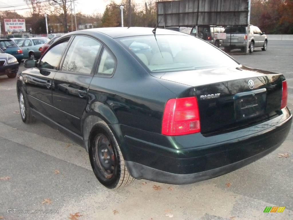 1999 Passat GLS V6 Sedan - Royal Green Pearl / Beige photo #8
