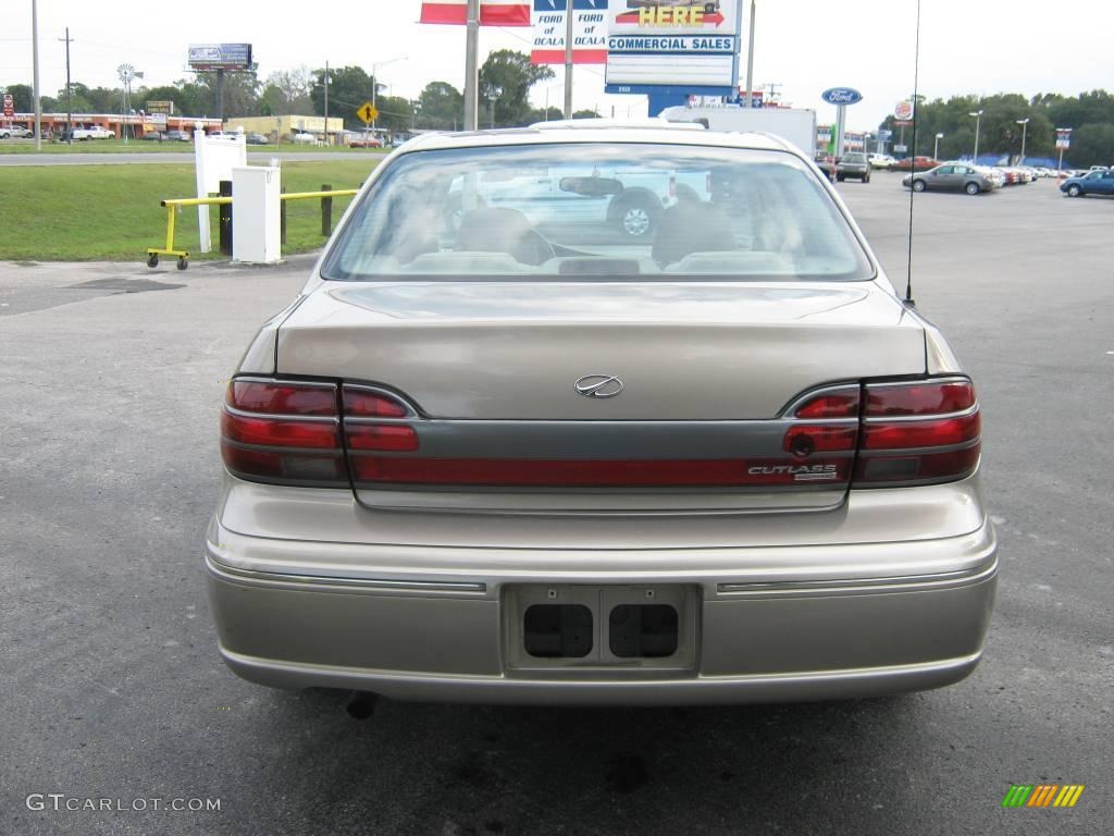 1998 Cutlass GL - Light Sandrift Metallic / Neutral photo #4