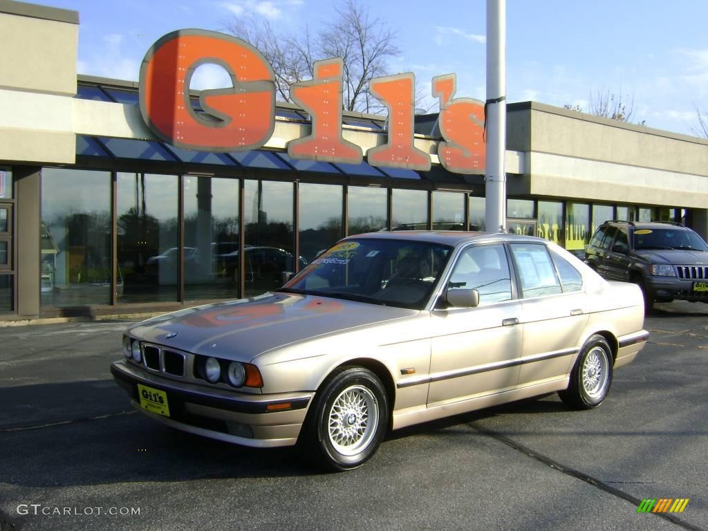 Cashmere Beige Metallic BMW 5 Series