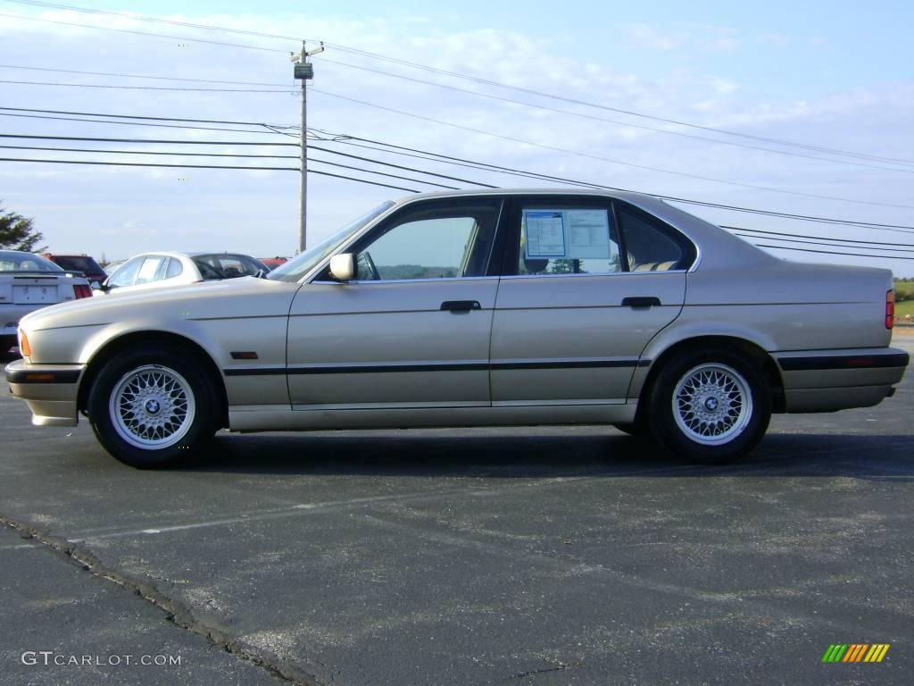 1995 5 Series 525i Sedan - Cashmere Beige Metallic / Beige photo #4