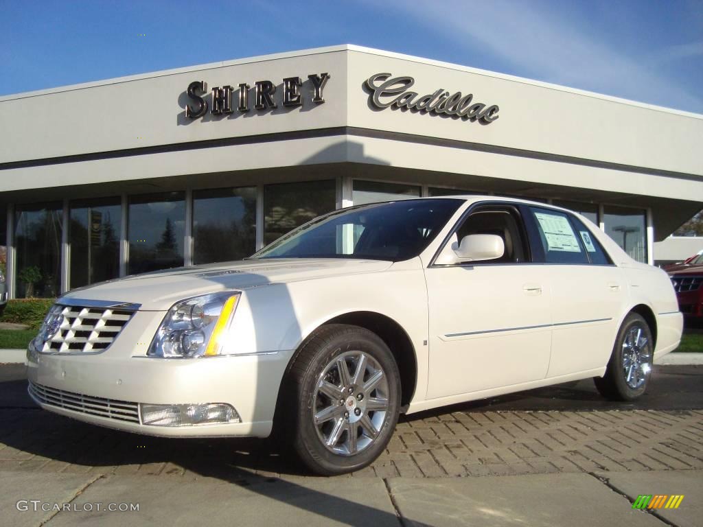 White Diamond Tri-coat Cadillac DTS