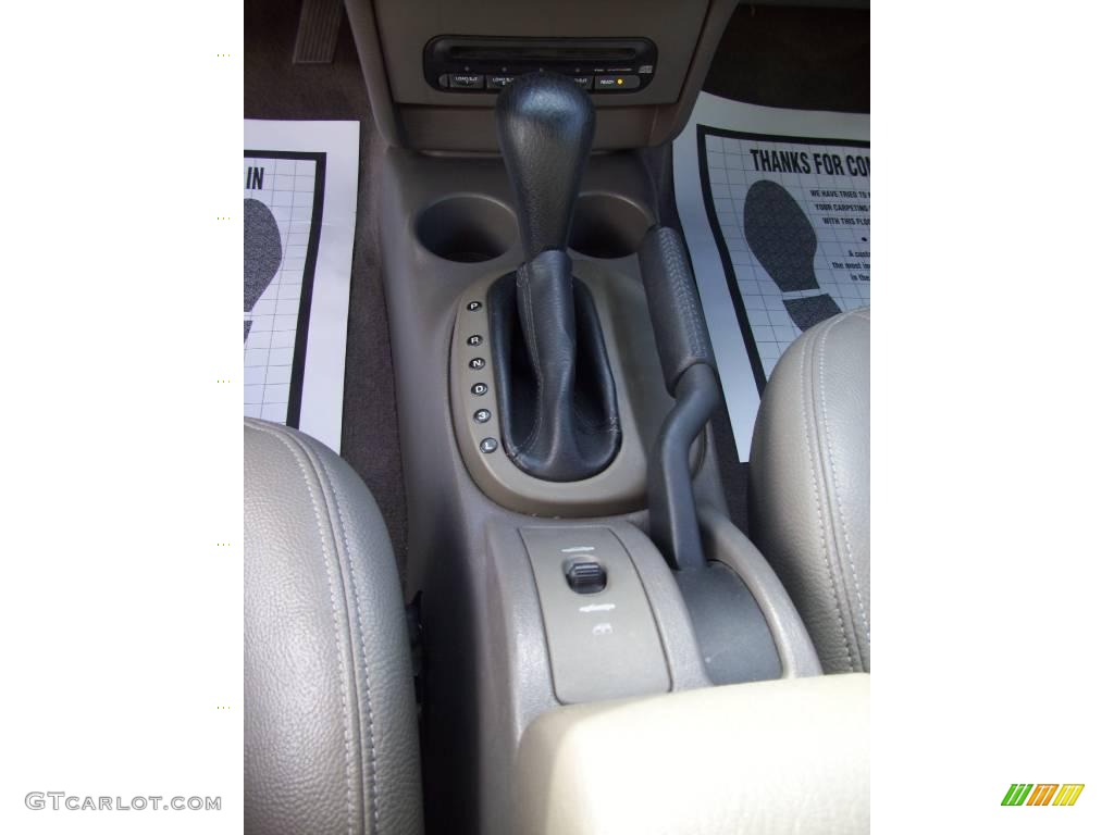 2002 Sebring GTC Convertible - Brilliant Silver Metallic / Sandstone photo #19