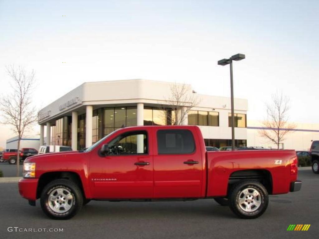 2008 Silverado 1500 LT Crew Cab 4x4 - Victory Red / Ebony photo #1