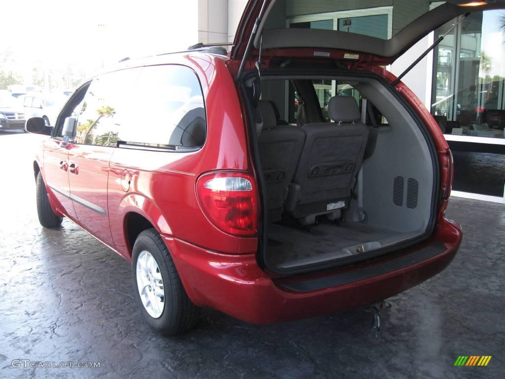 2003 Grand Caravan eL - Inferno Red Tinted Pearl / Gray photo #14