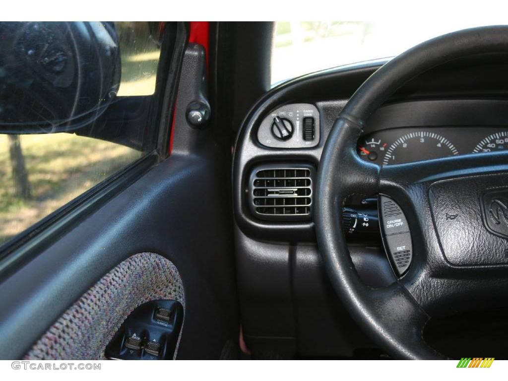 2001 Ram 1500 Sport Club Cab 4x4 - Flame Red / Agate photo #37