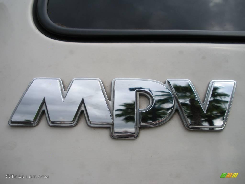 1996 MPV ES - White / Gray photo #9