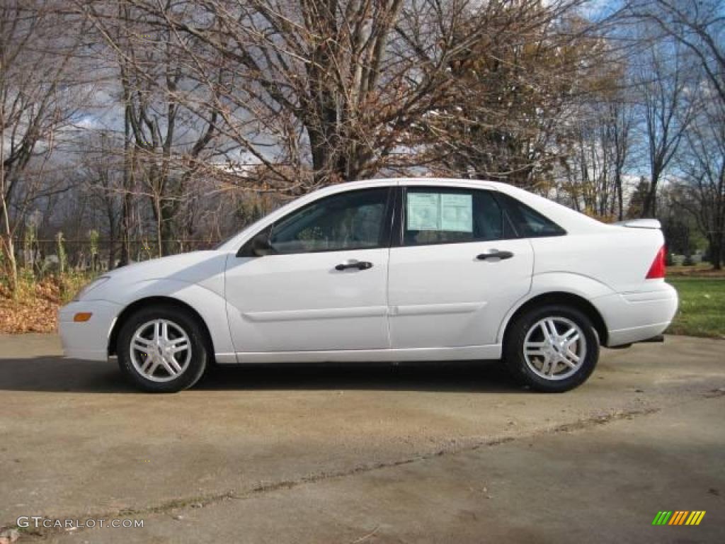 2000 Focus SE Sedan - Cloud 9 White / Medium Graphite photo #6