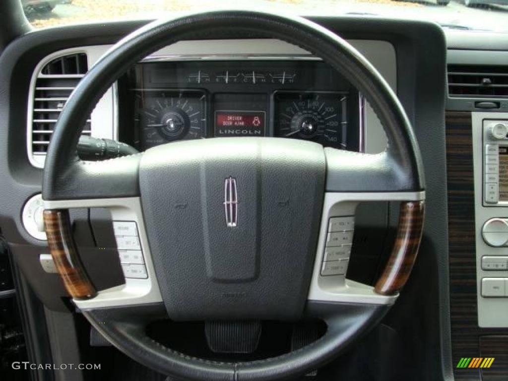 2007 Navigator Ultimate 4x4 - Black / Charcoal photo #13