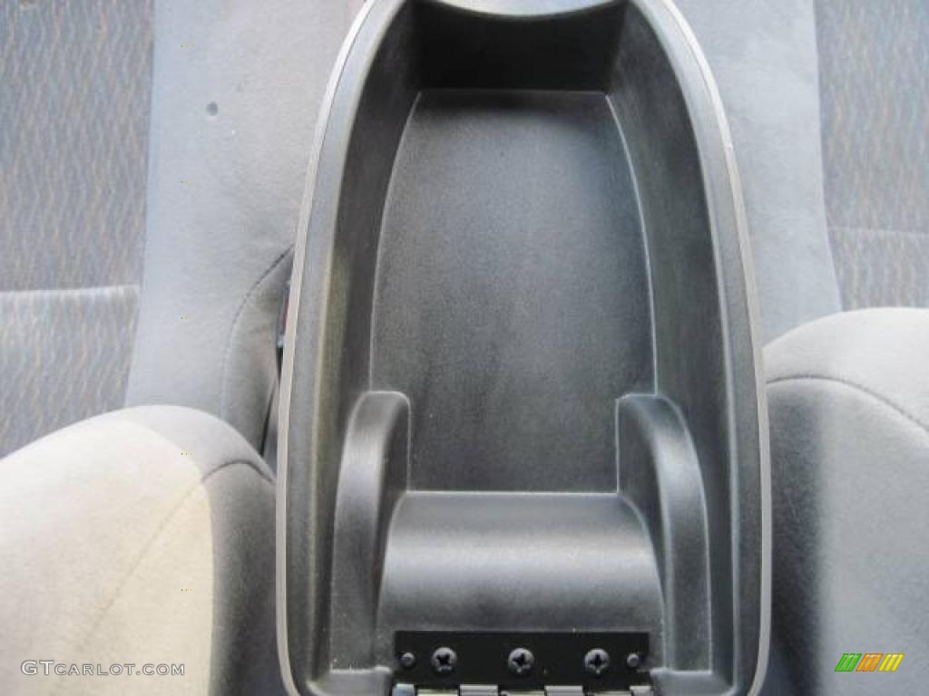 2000 Focus SE Sedan - Cloud 9 White / Medium Graphite photo #25