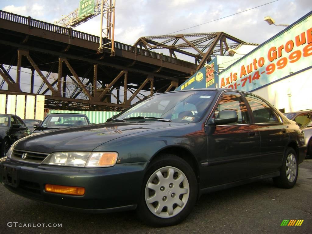 1996 Accord LX V6 Sedan - Dark Eucalyptus Green Pearl Metallic / Gray photo #1