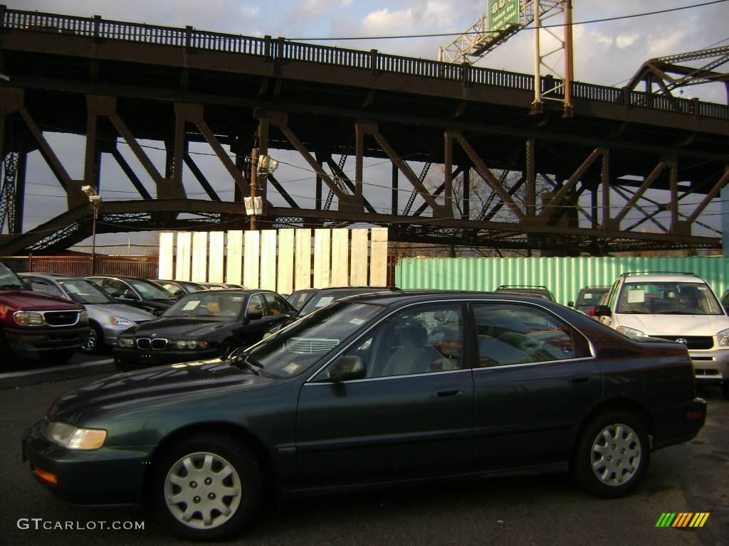 1996 Accord LX V6 Sedan - Dark Eucalyptus Green Pearl Metallic / Gray photo #2