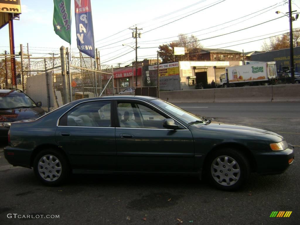 1996 Accord LX V6 Sedan - Dark Eucalyptus Green Pearl Metallic / Gray photo #4