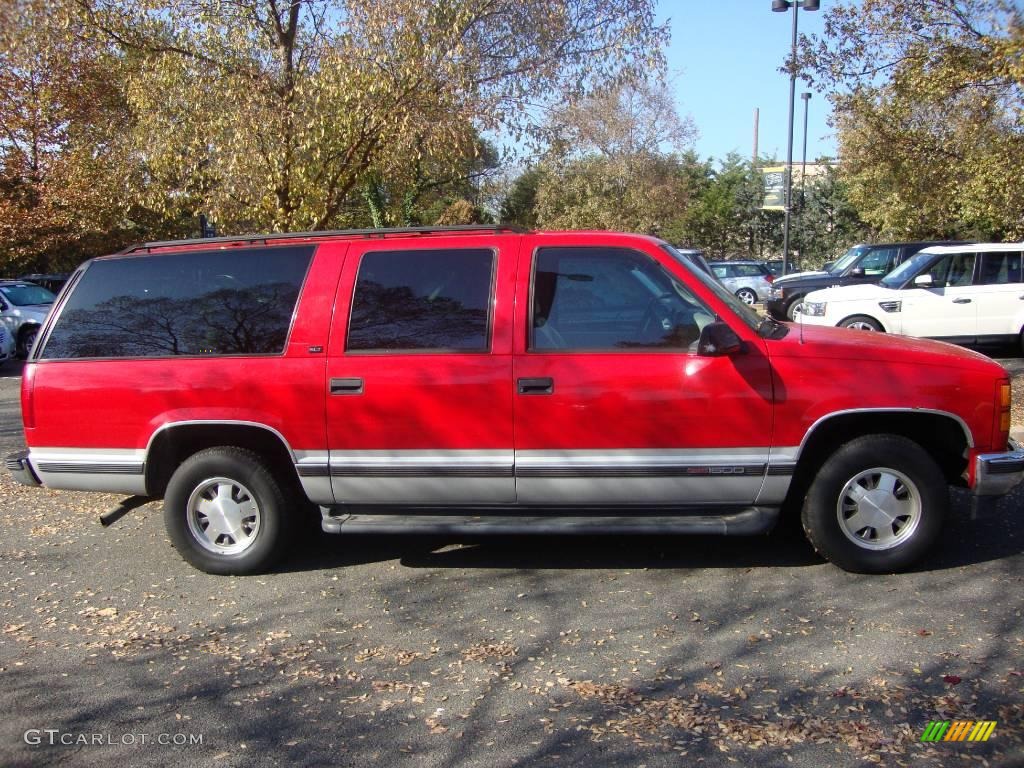 1997 Suburban C1500 SLT - Victory Red / Pewter photo #3
