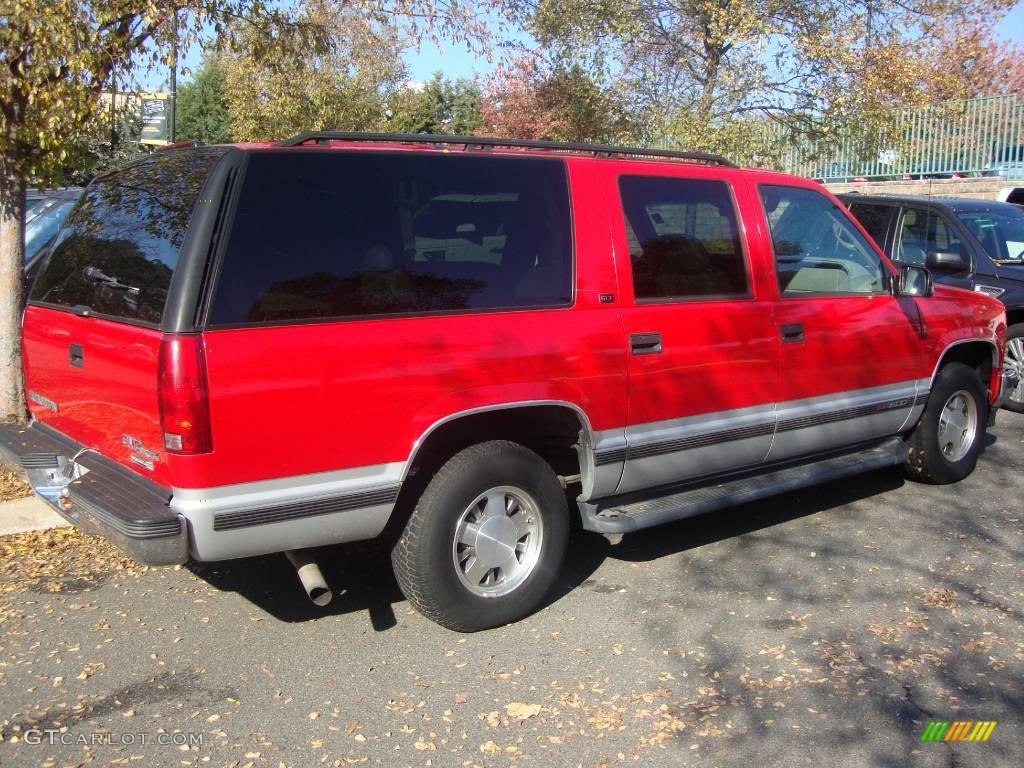 1997 Suburban C1500 SLT - Victory Red / Pewter photo #4