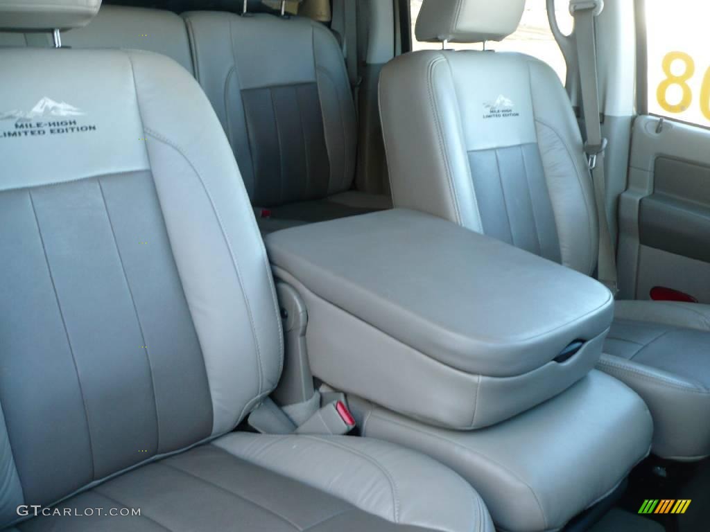 2008 Ram 1500 Big Horn Edition Quad Cab 4x4 - Light Khaki Metallic / Khaki photo #8