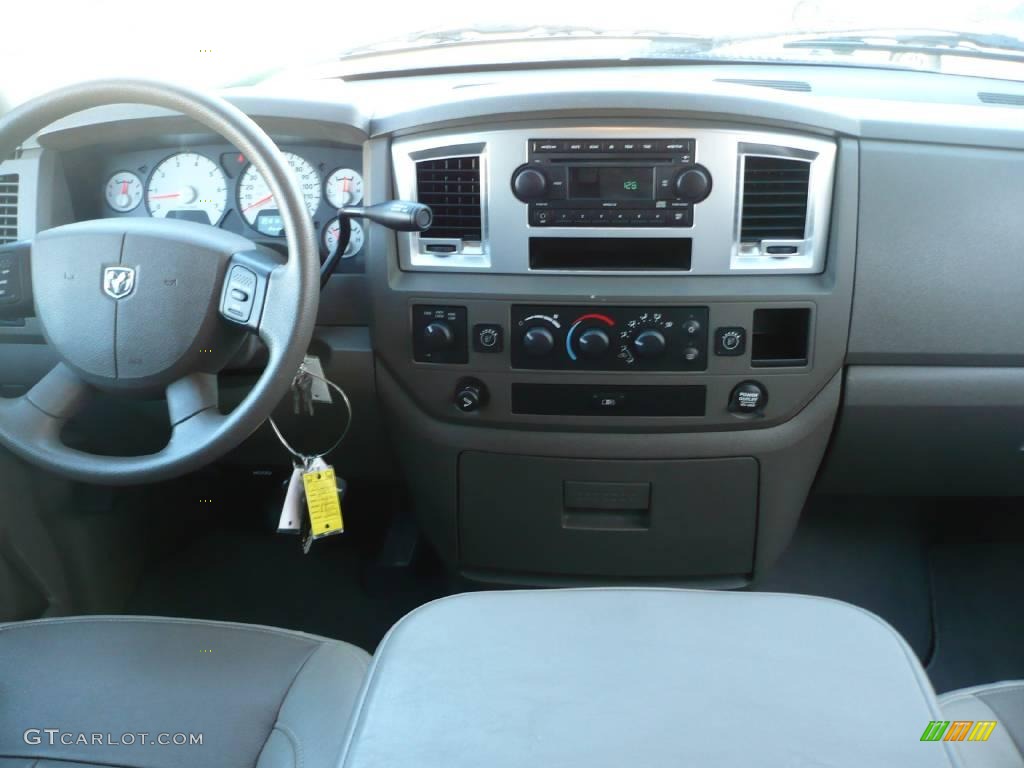 2008 Ram 1500 Big Horn Edition Quad Cab 4x4 - Light Khaki Metallic / Khaki photo #10