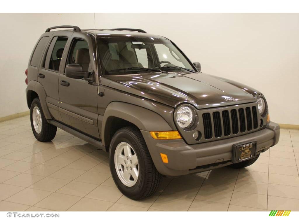 2006 Liberty Sport 4x4 - Dark Khaki Pearl / Khaki photo #1