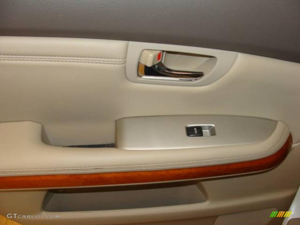2006 RX 330 AWD - Crystal White Pearl / Ivory photo #24