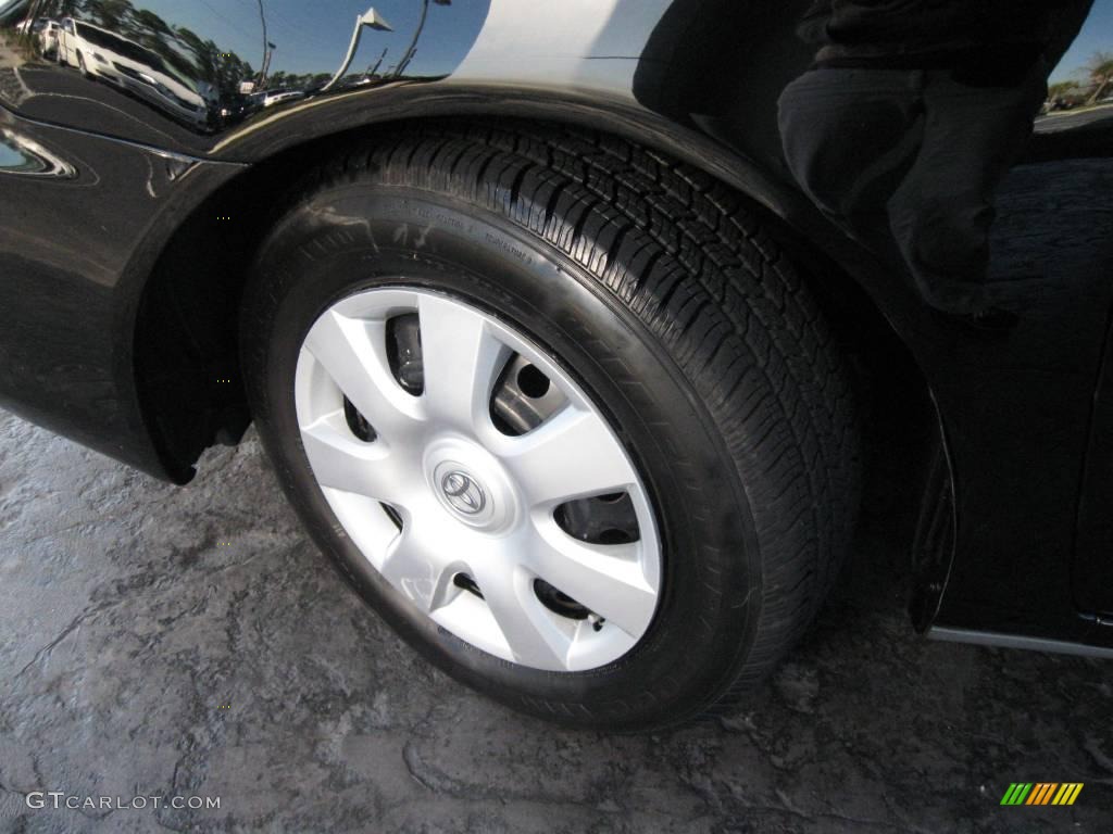 2004 Camry LE - Black / Stone photo #12