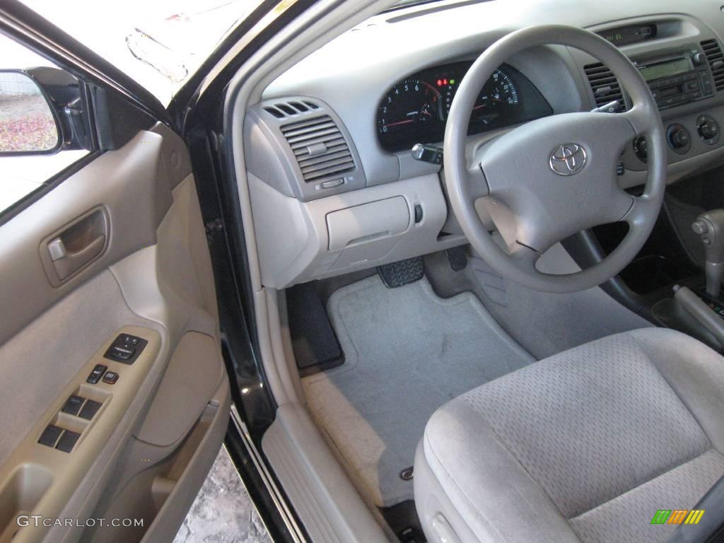 2004 Camry LE - Black / Stone photo #13