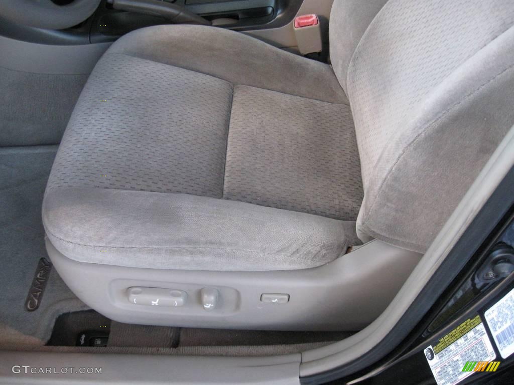 2004 Camry LE - Black / Stone photo #15