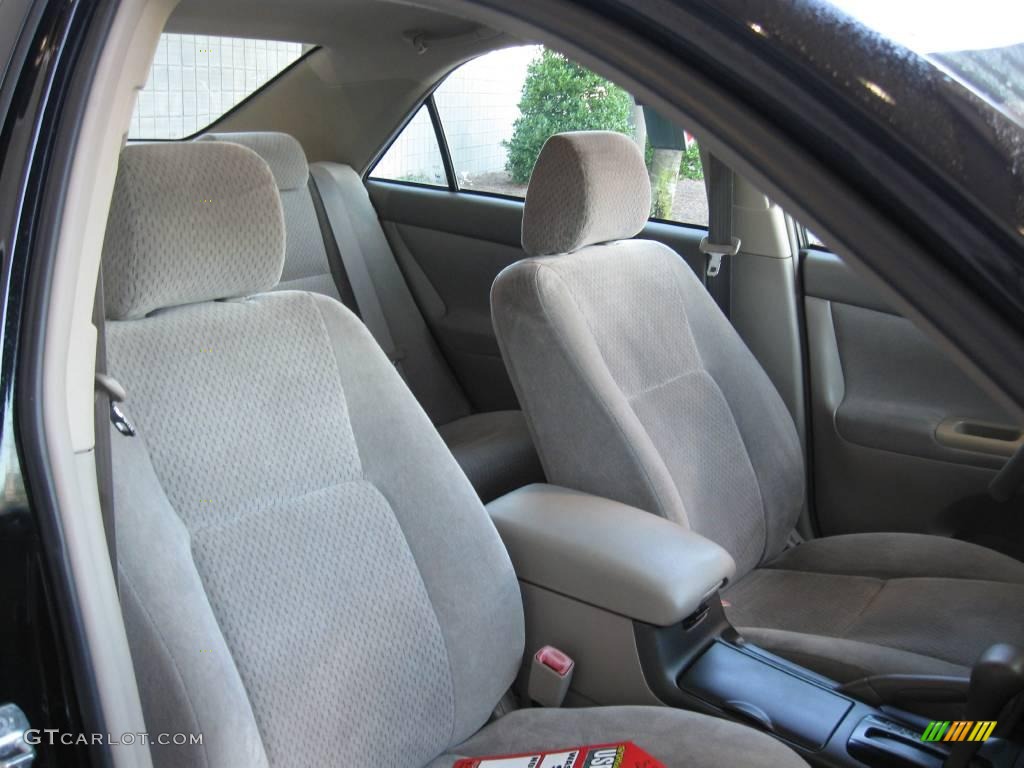2004 Camry LE - Black / Stone photo #18