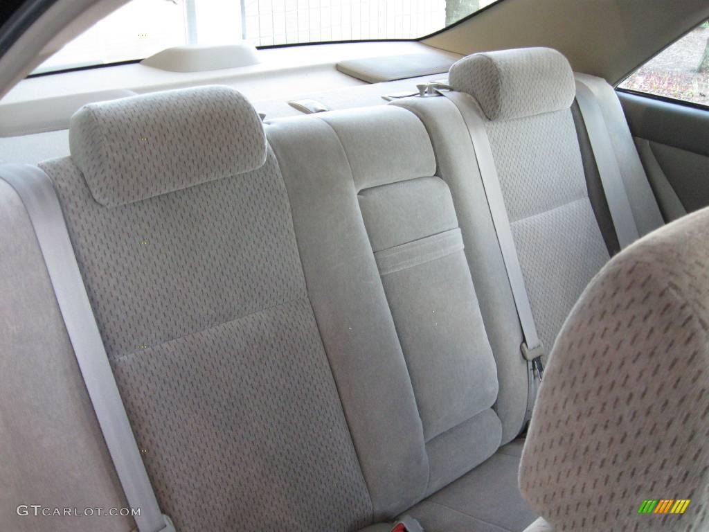 2004 Camry LE - Black / Stone photo #19