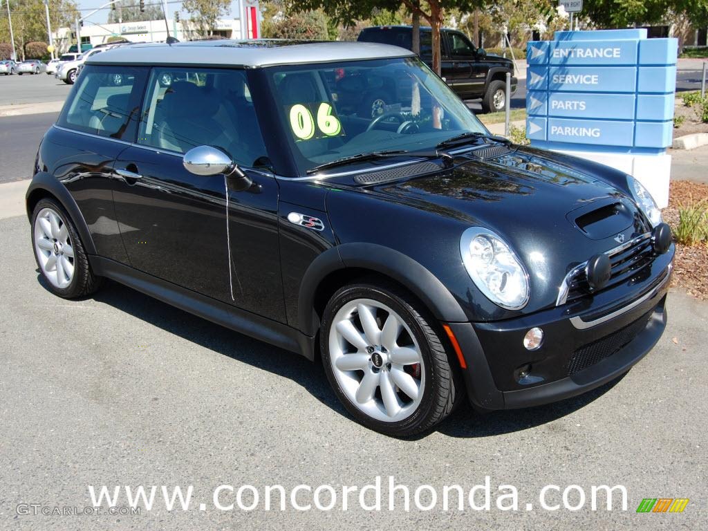 2006 Cooper S Hardtop - Astro Black Metallic / Space Gray/Panther Black photo #1