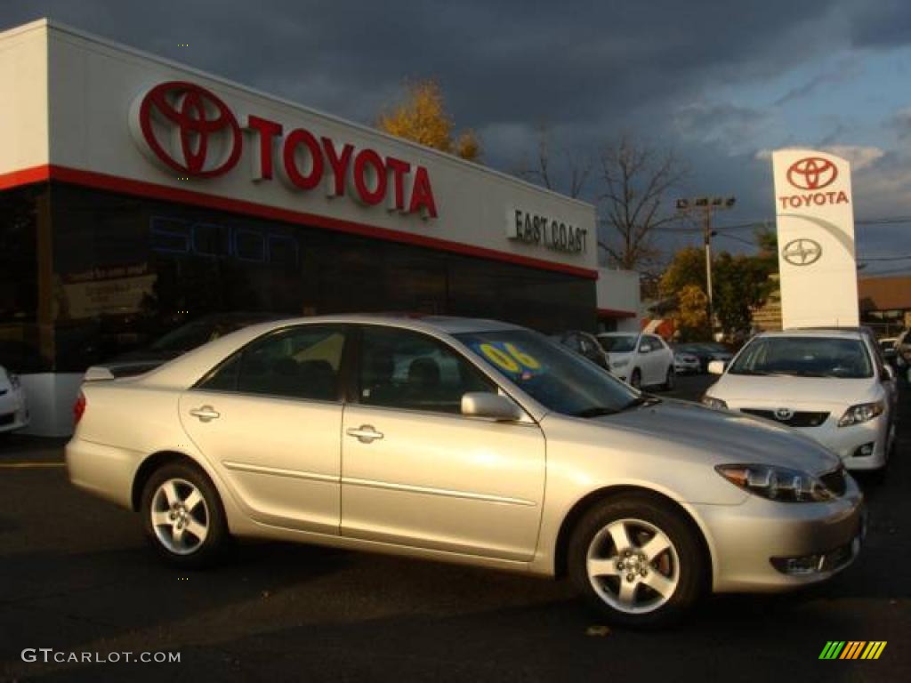 2006 Camry SE - Lunar Mist Metallic / Dark Charcoal photo #1