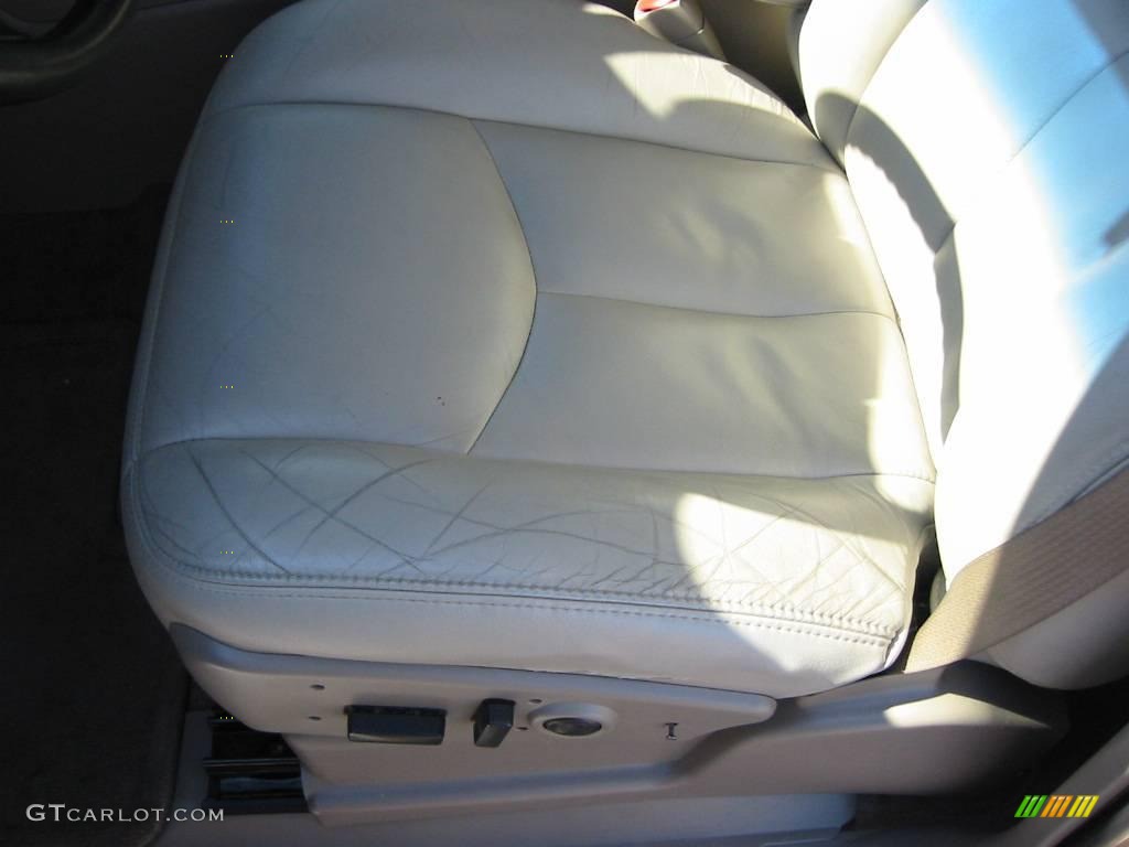2005 Suburban 1500 LT - Sandstone Metallic / Tan/Neutral photo #11
