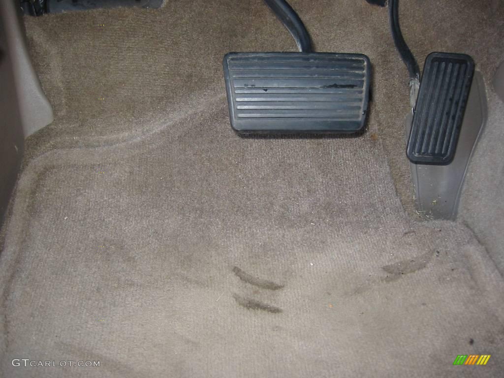 2005 Suburban 1500 LT - Sandstone Metallic / Tan/Neutral photo #12