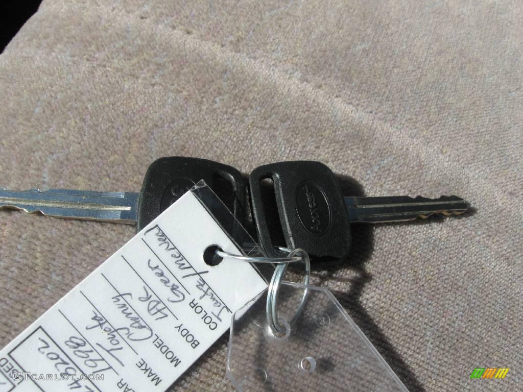 1998 Camry LE - Dark Green Metallic / Oak photo #20