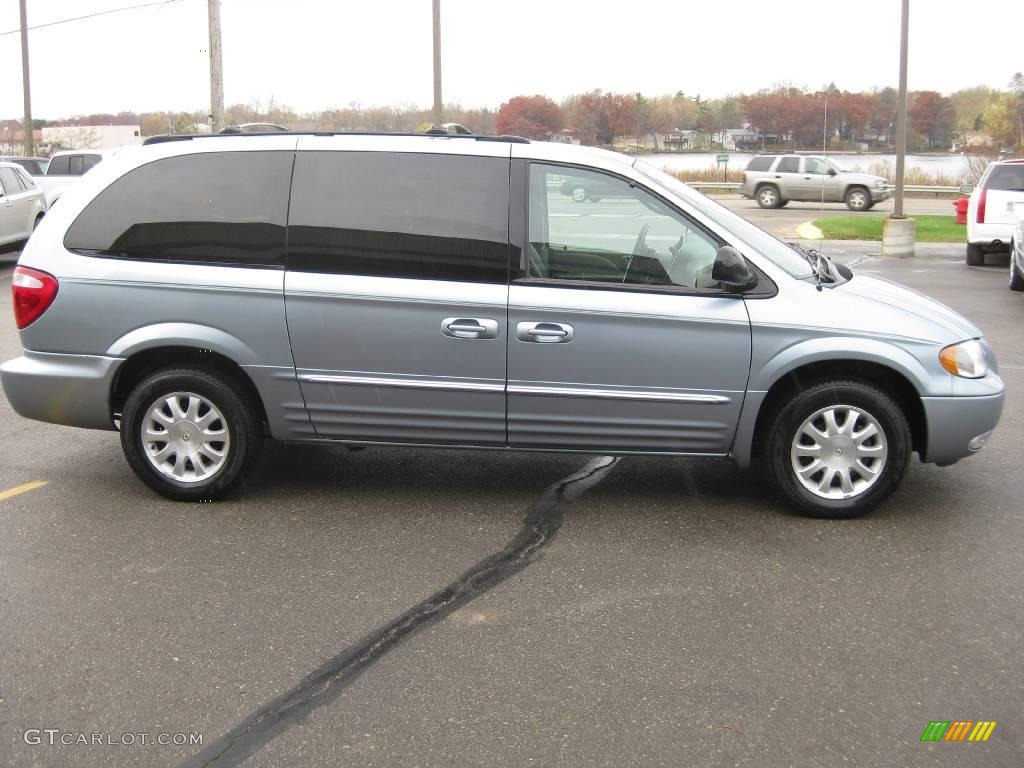 2003 Town & Country LXi - Butane Blue Pearl / Gray photo #7