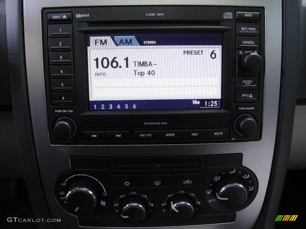 2006 300 C SRT8 - Bright Silver Metallic / Dark Slate Gray/Light Graystone photo #14