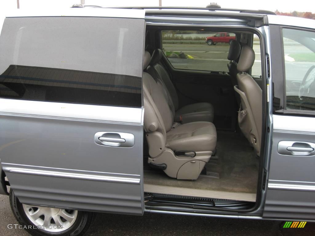 2003 Town & Country LXi - Butane Blue Pearl / Gray photo #24